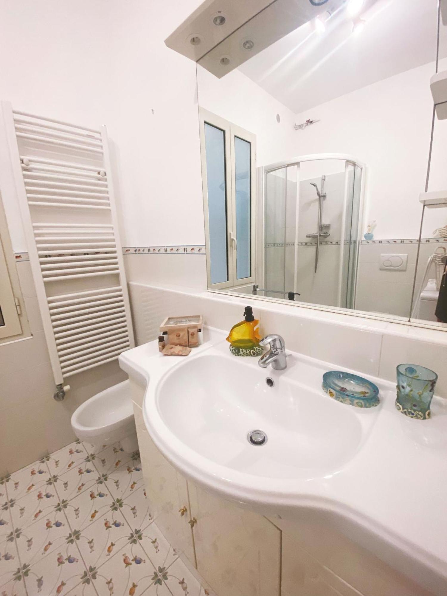Beautiful Renovated Apartment ,Next To The Beach ! Air-C, Free Parking! Nice Exteriör bild