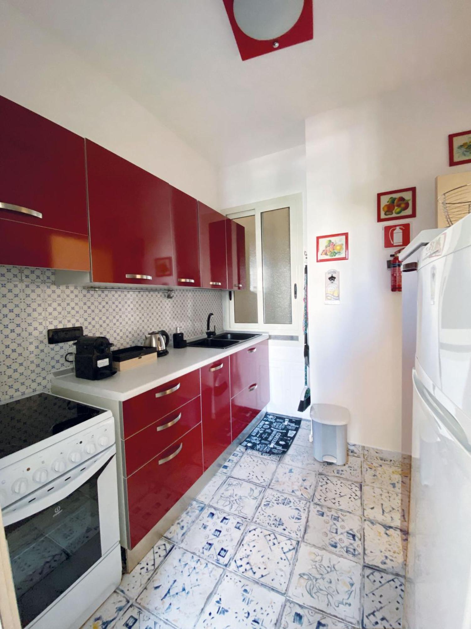 Beautiful Renovated Apartment ,Next To The Beach ! Air-C, Free Parking! Nice Exteriör bild